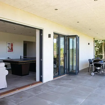 Nice In W/ Wifi And 5 Bedrooms Hadsund