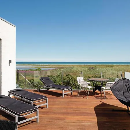 Nice In W/ Wifi And 5 Bedrooms Feriehus