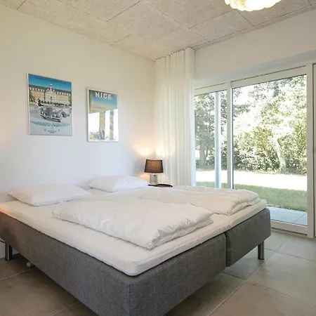 Nice In W/ Wifi And 5 Bedrooms Hadsund