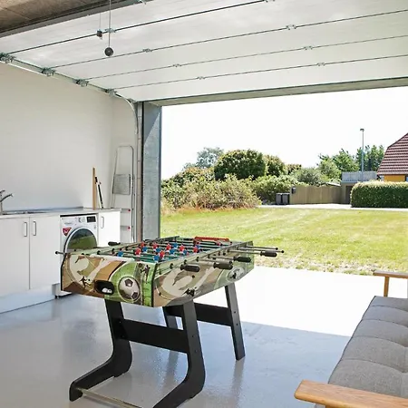 Nice In W/ Wifi And 5 Bedrooms Feriehus *
